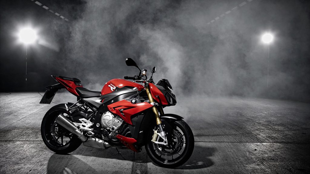Stylish Powerful Rider 2014 Bmw S1000r Fhd Wallpaper