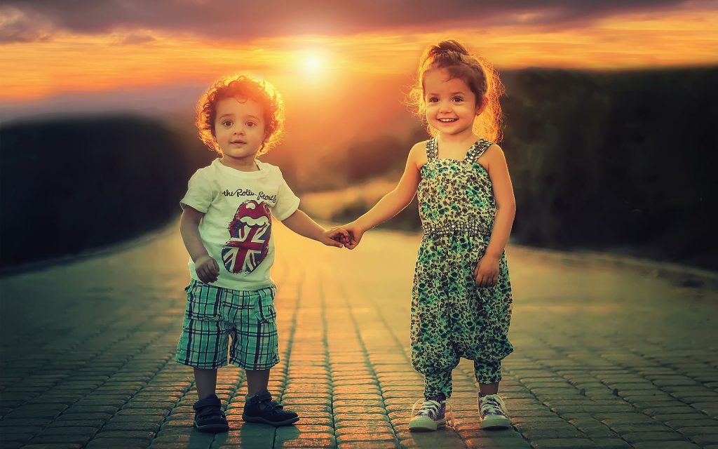 Cute Boy And Girl Holding Hands Fhd Wallpaper