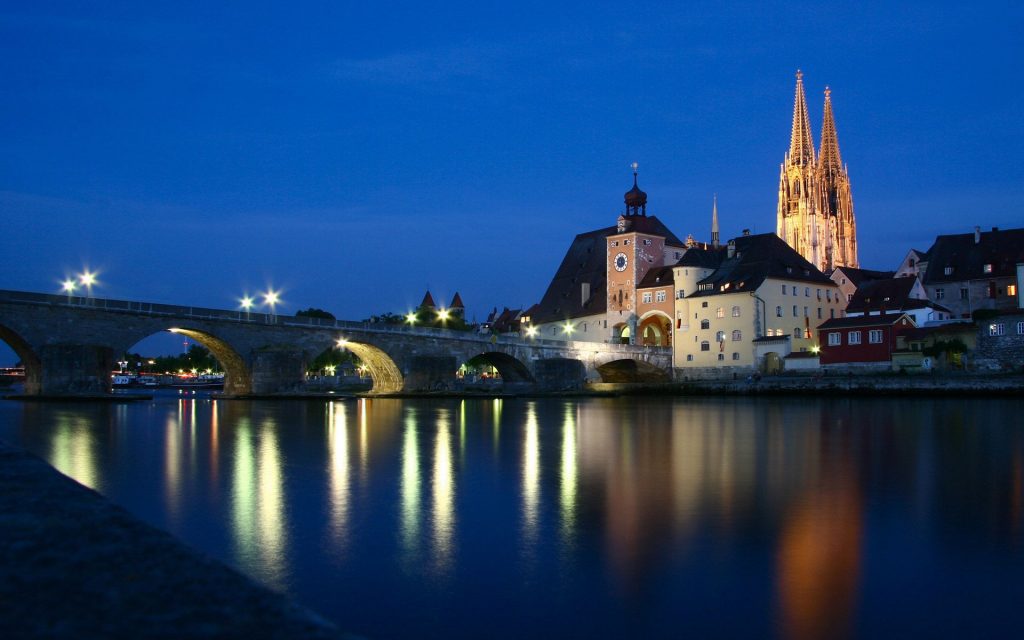 Golden Reflections Steinerne Bruecke Regensburg Fhd Wallpaper