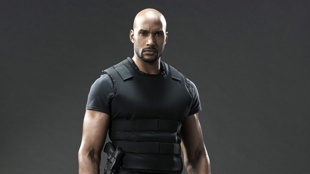 Henry Simmons Hot And Fit Fhd Wallpaper