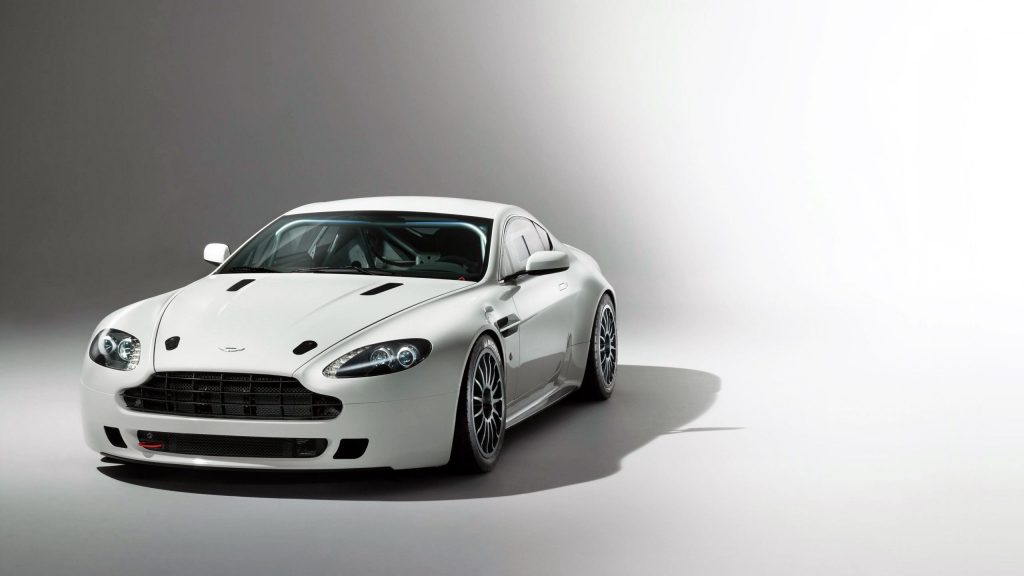 Over Powering Aston Martin Vantage Gt4 2014 Fhd Wallpaper