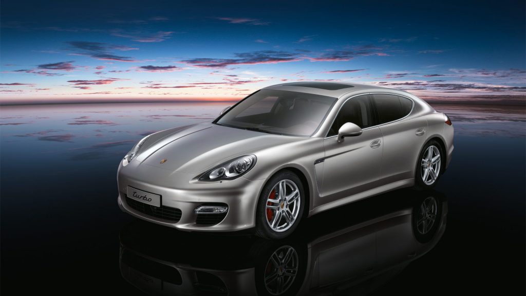 Superb Speed Porsche Panamera Turbo Fhd Wallpaper