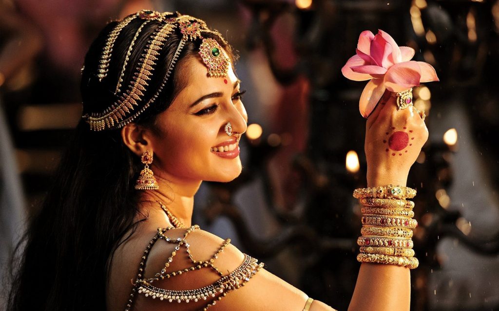 Alluring Anushka Shetty Rudramadevi Fhd Wallpaper