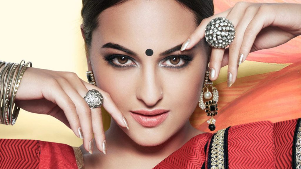 Beautiful Sonakshi Sinha Bollywood Actress Close Up Fhd Wallpaper