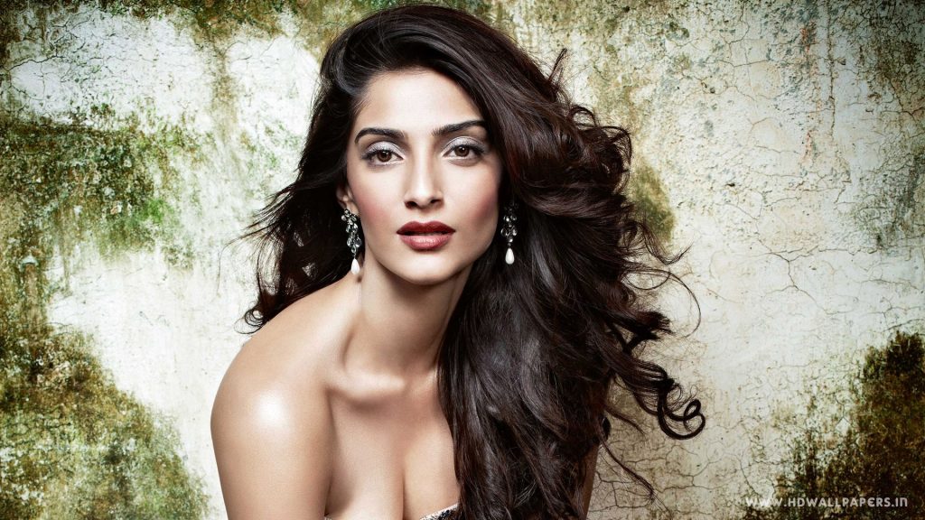 Bollywood Actress Sonam Kapoor Hot Fhd Wallpaper