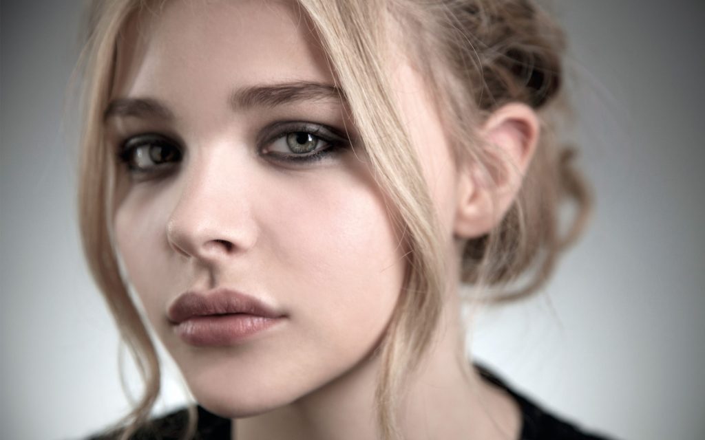 Chloe Moretz View Close Up Fhd Wallpaper