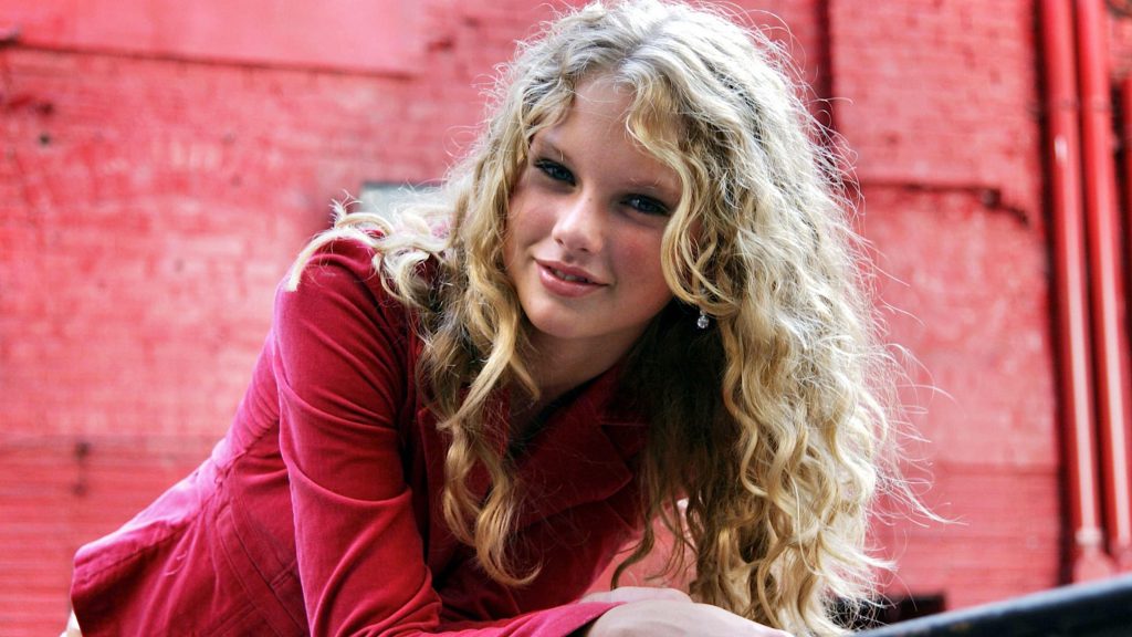 Cute Smiling Taylor Swift 4k Uhd Wallpaper