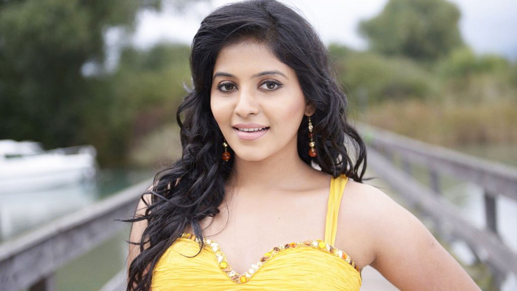 Gorgeous Anjali In Yellow For Fhd Wallpaper