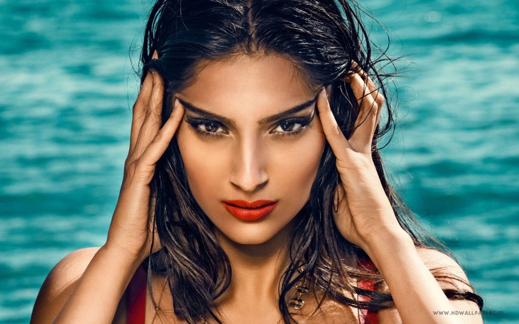 Hot Sonam Kapoor Close Up Fhd Wallpaper