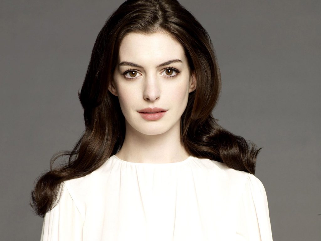 Pretty Anne Hathaway In White Fhd Wallpaper