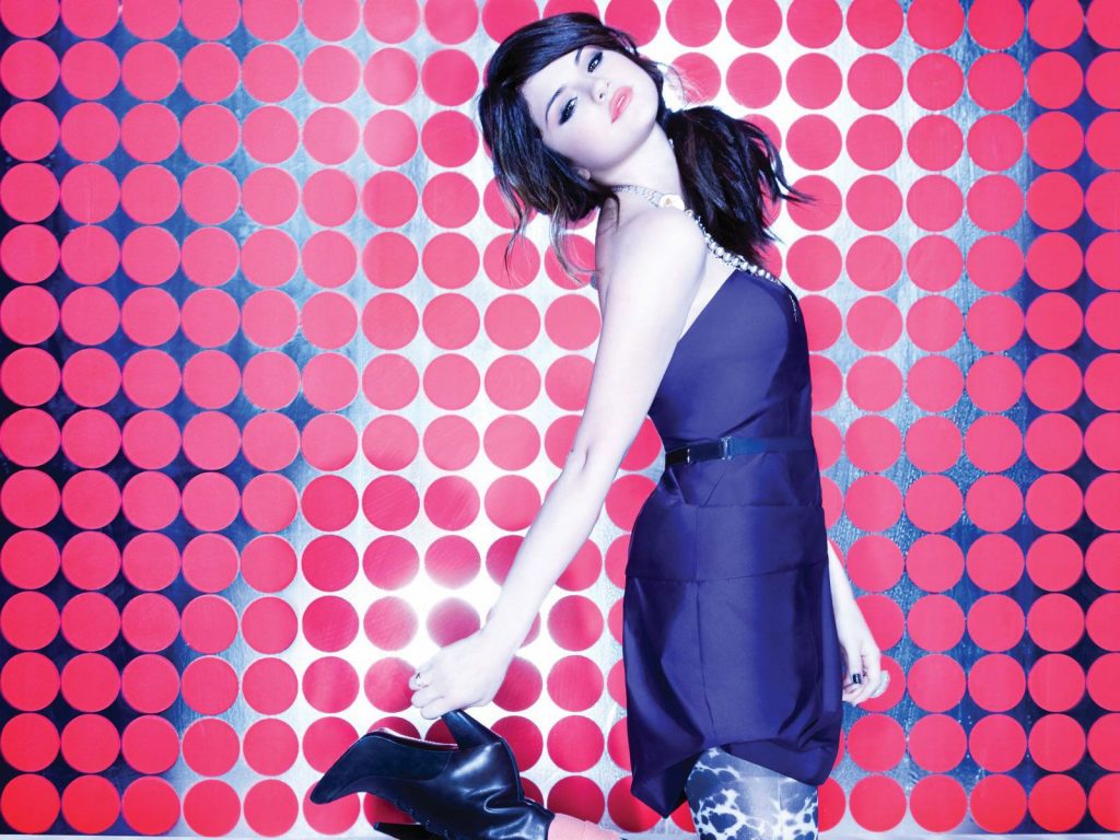 Selena Gomez Fashion Photo Stills Hd Wallpaper