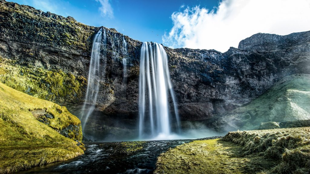 Seljalandsfoss Waterfalls Iceland 4k Uhd Wallpaper