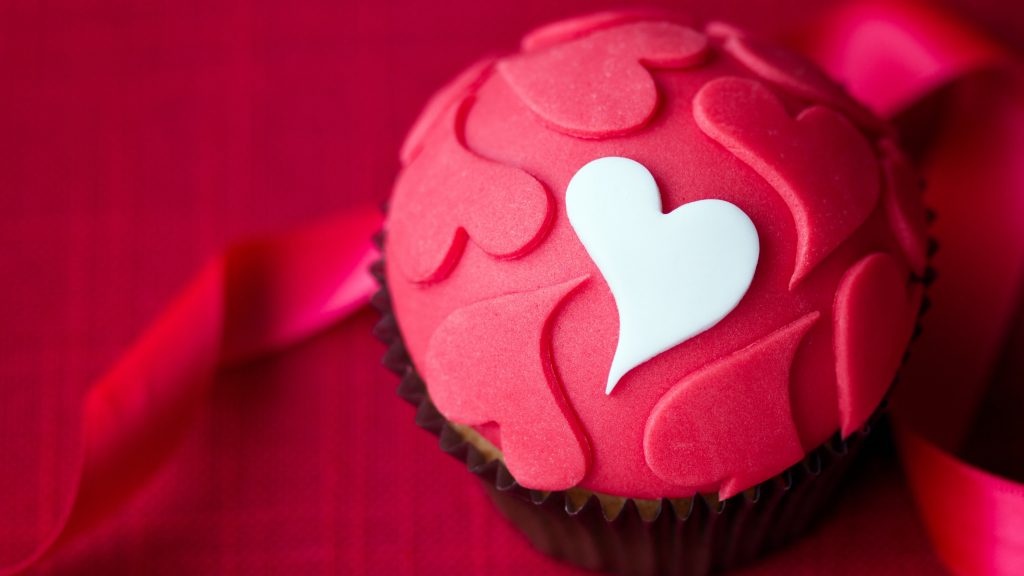 Sweety Love Cupcake 5k Uhd Wallpaper